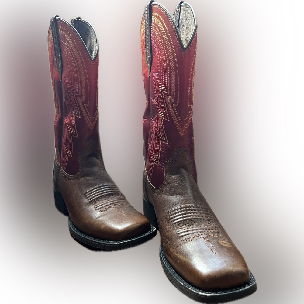 ⭐️HOST PICK⭐️ Ariat Women's Round Up Boots 6B Brown Red Leather Square Toe